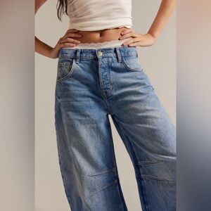 Free People We The Free Good Luck Mid-Rise Barrel Jeans 🦋 Size 24 🦋 Like New
